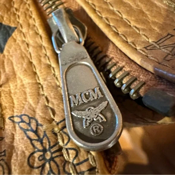 MCM long strap conyack zipper top Tote Bag inside pocket - Picture 13 of 15